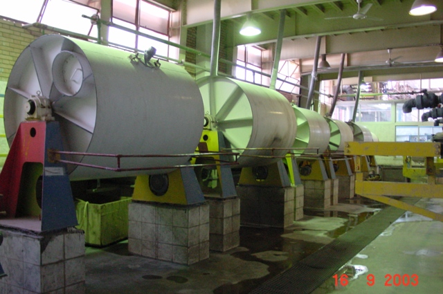 Ball mills for in-house grinding of enamel frits